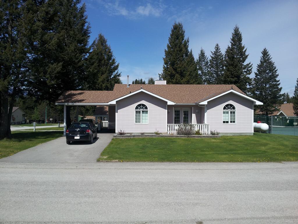 Radium Valley Vacation Resort Invermere Exterior photo